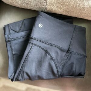 Black Lululemon leggings cropped 25” excellent condition